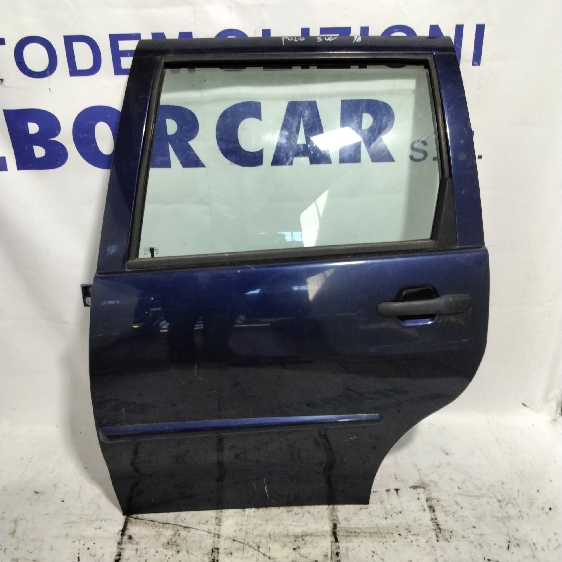 Puerta trasera izquierda Volkswagen Polo SW año 1998