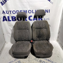 Carica l&#39;immagine nel visualizzatore di Gallery, Tappezzeria volkswagen golf 4 3 porte anno 2002
