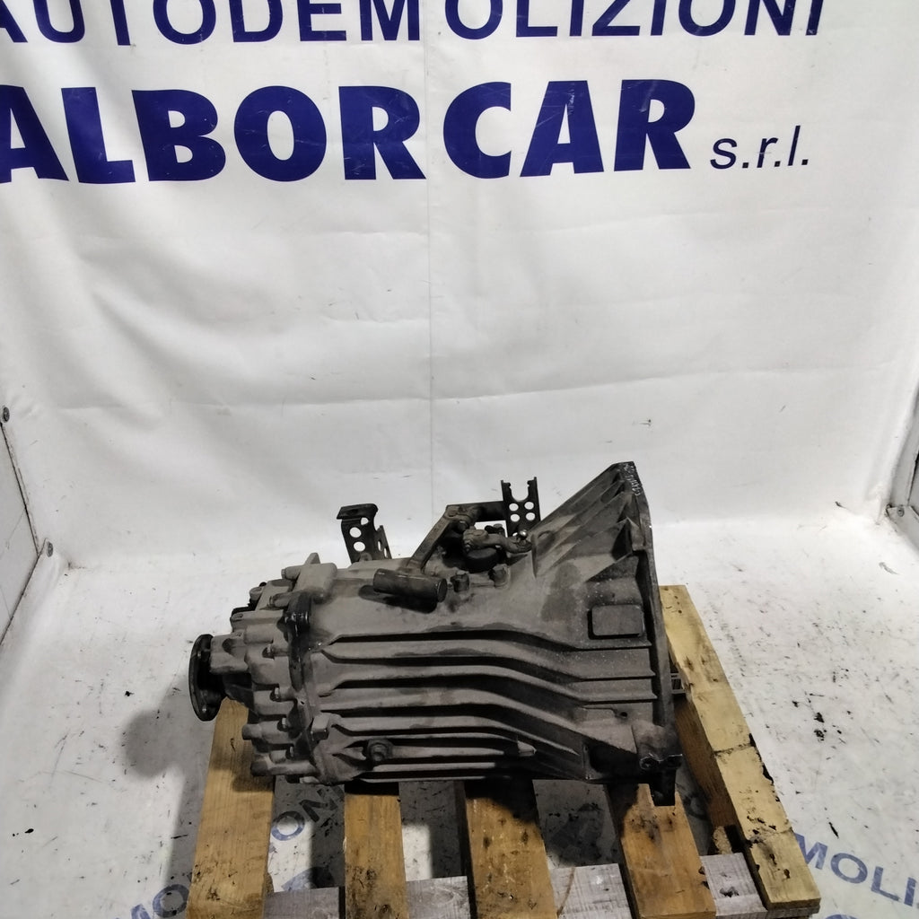 Caja de cambios Iveco Daily 2.3 diésel año 2005 código:8868913