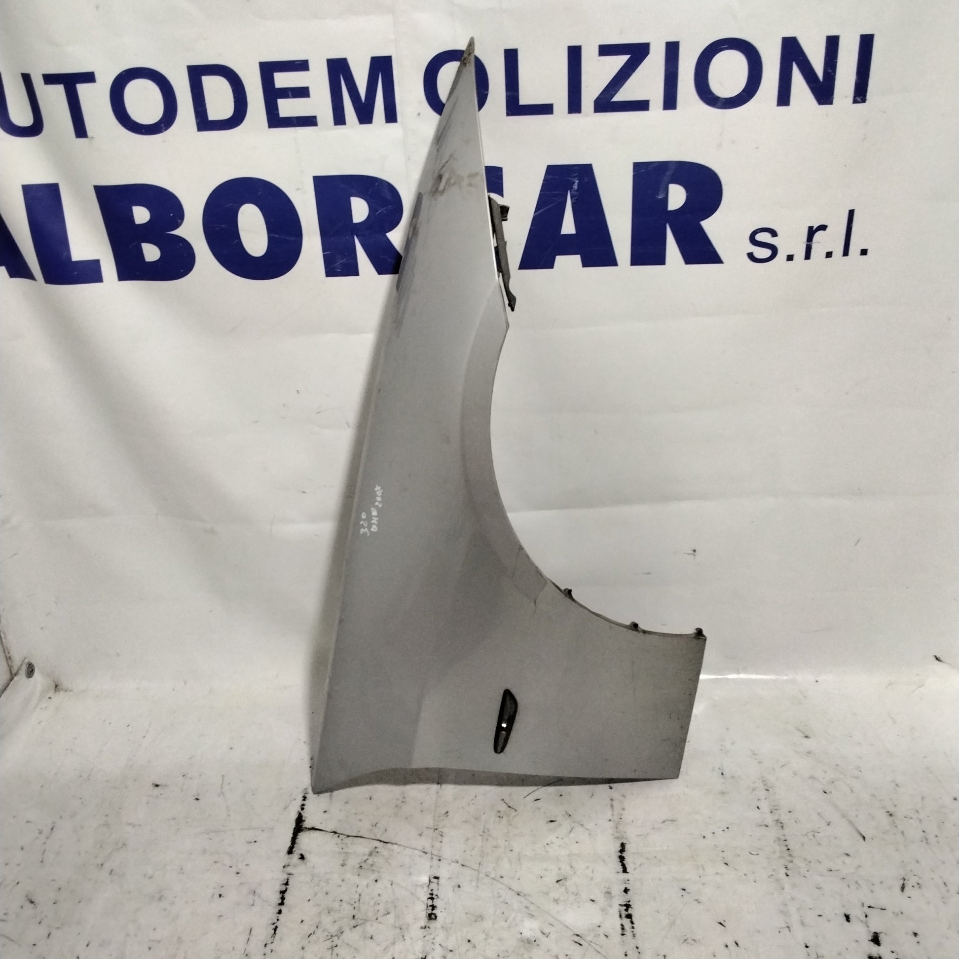 parafango fianchetto anteriore destro BMW 320 anno 2007