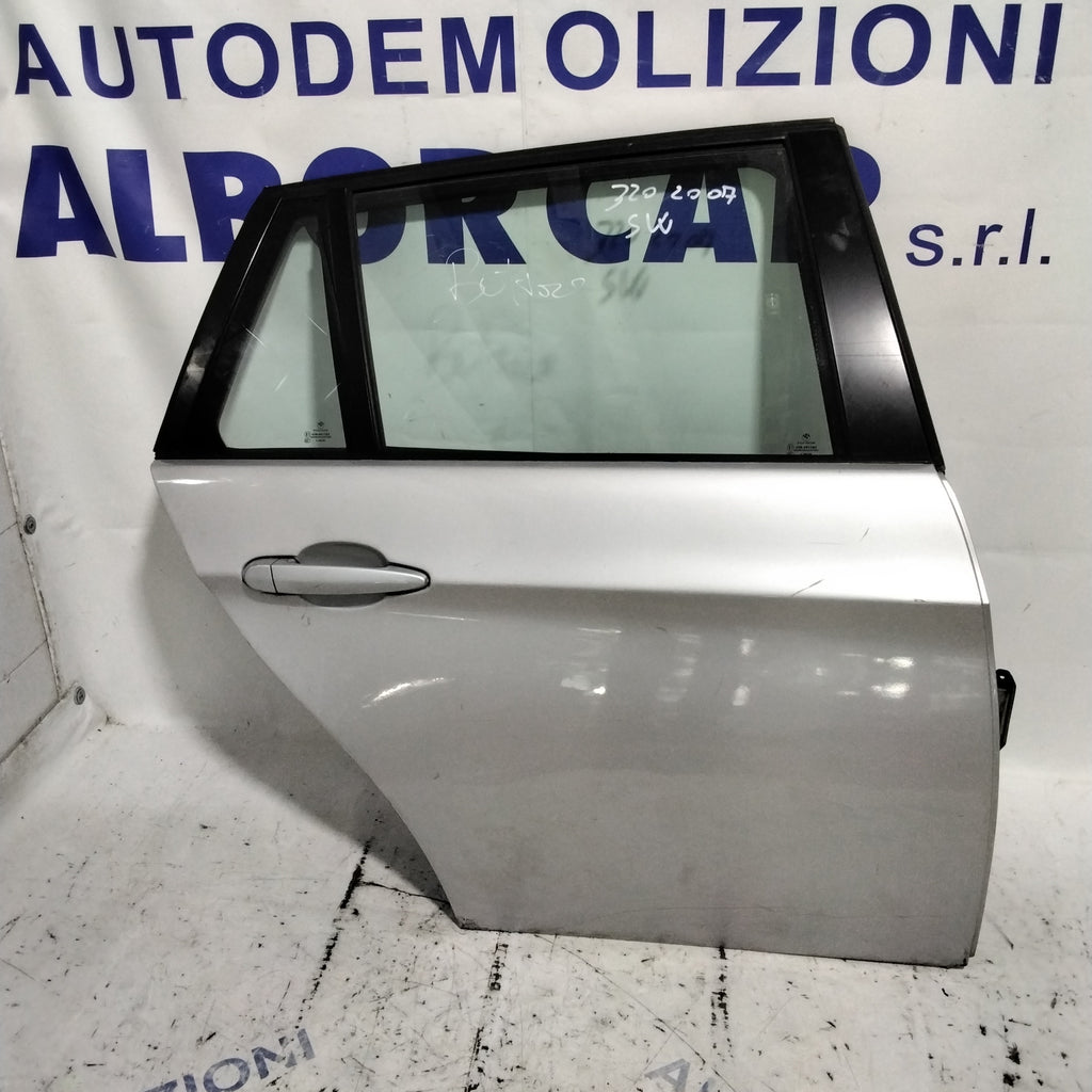Puerta trasera derecha bmw 320 sw año 2007