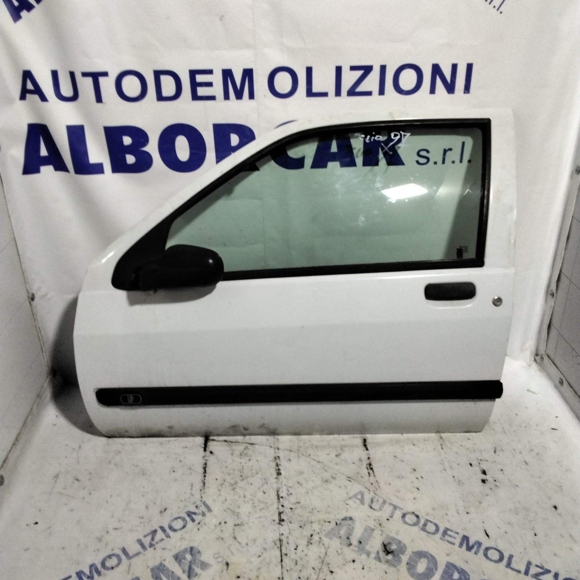Left front door Renault Clio 3-door year 1997