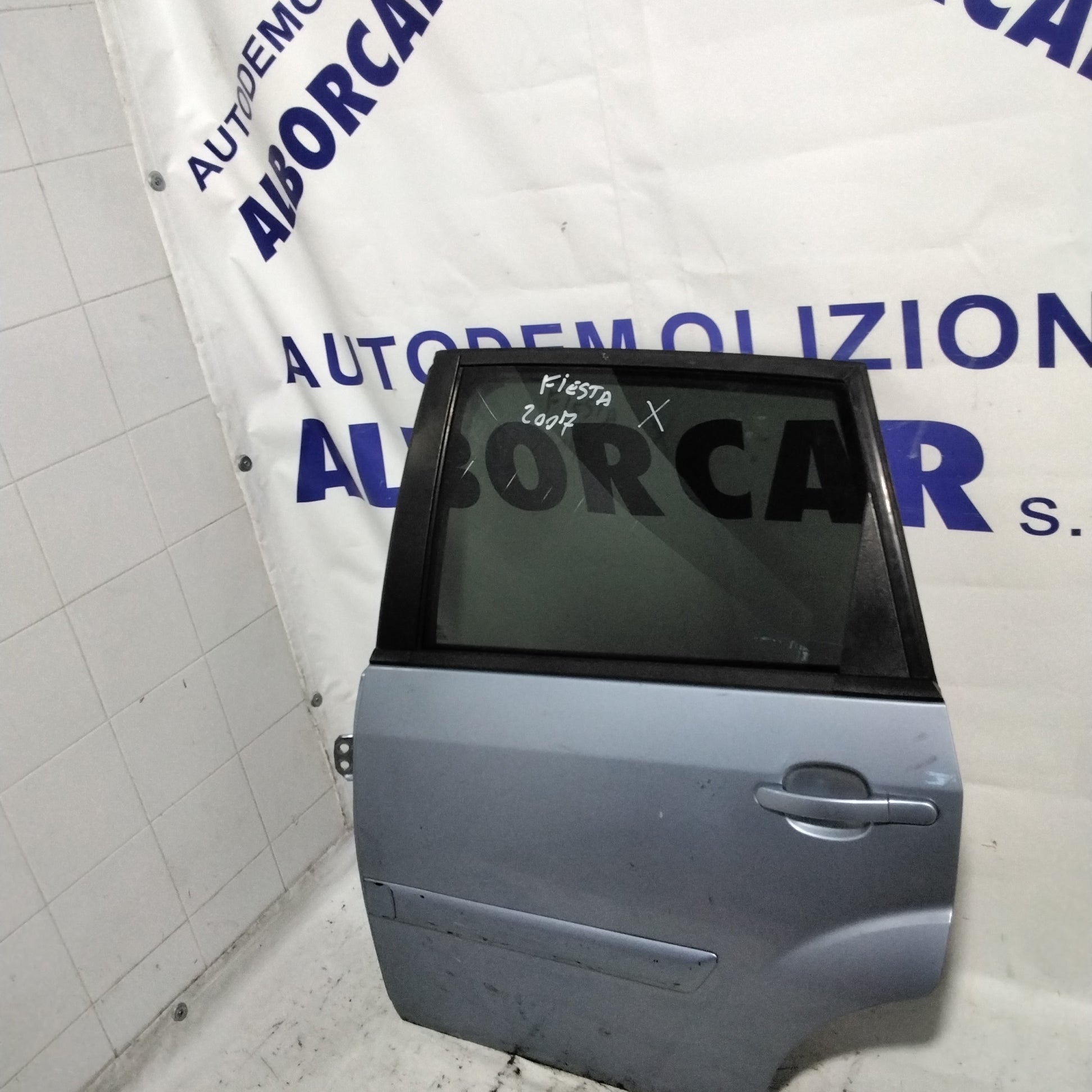 Puerta trasera izquierda Ford Fiesta año 2007