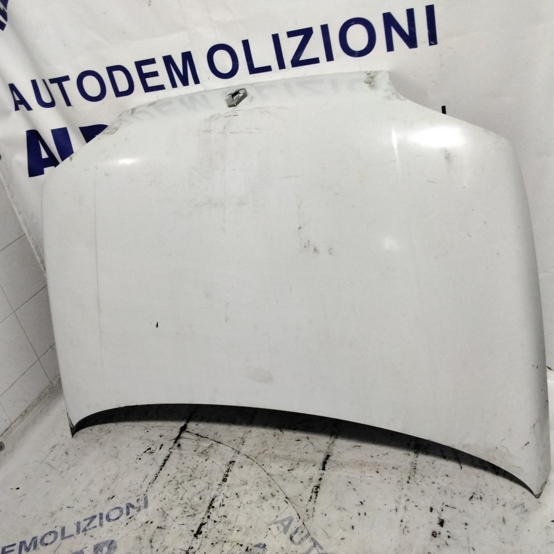 Front bonnet Renault Clio year 1997