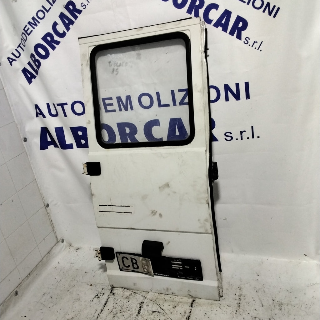 Portón trasero izquierdo Fiat Ducato año 1995