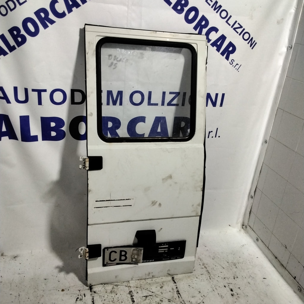 Portón trasero izquierdo Fiat Ducato año 1995