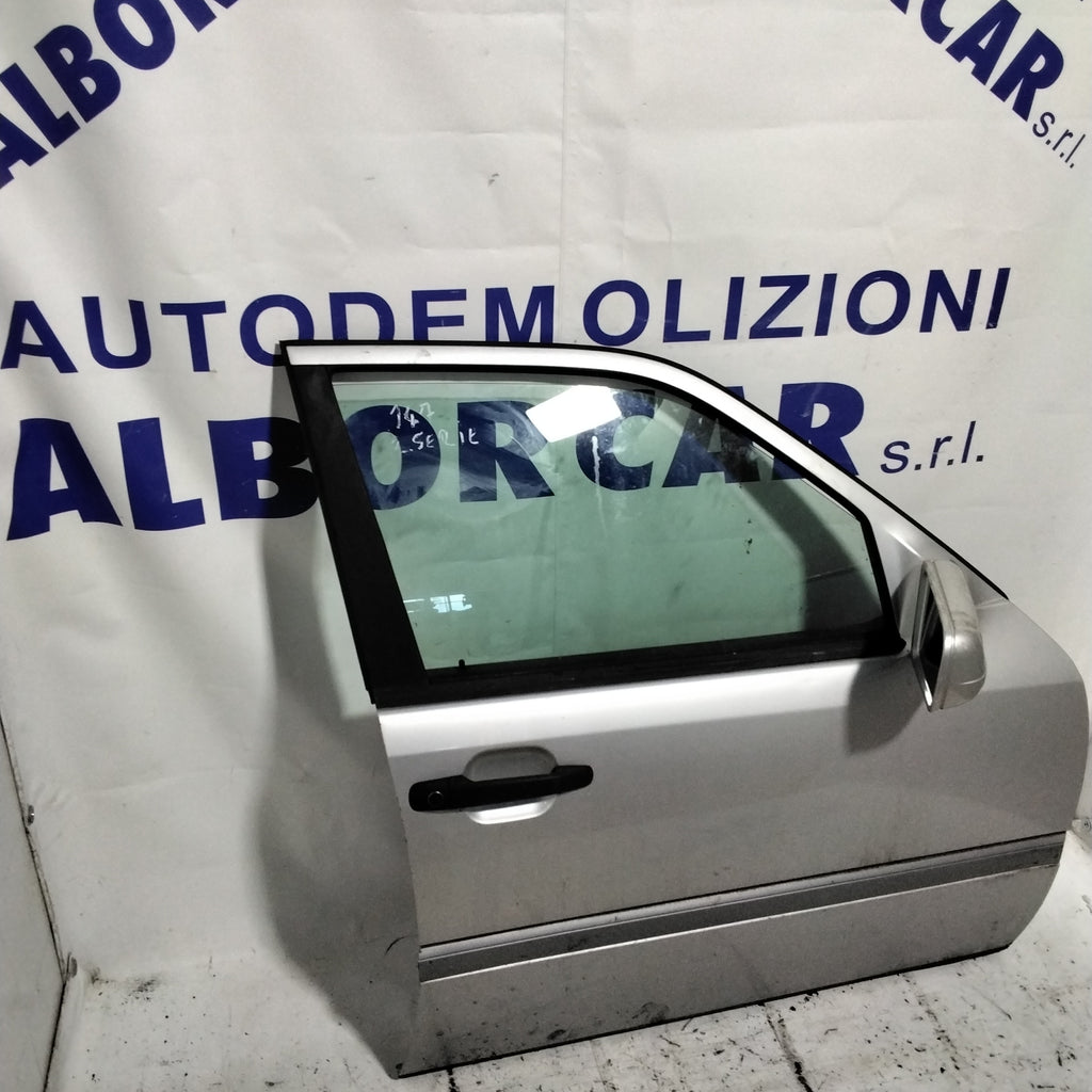 Puerta delantera derecha Mercedes C220 año 1998