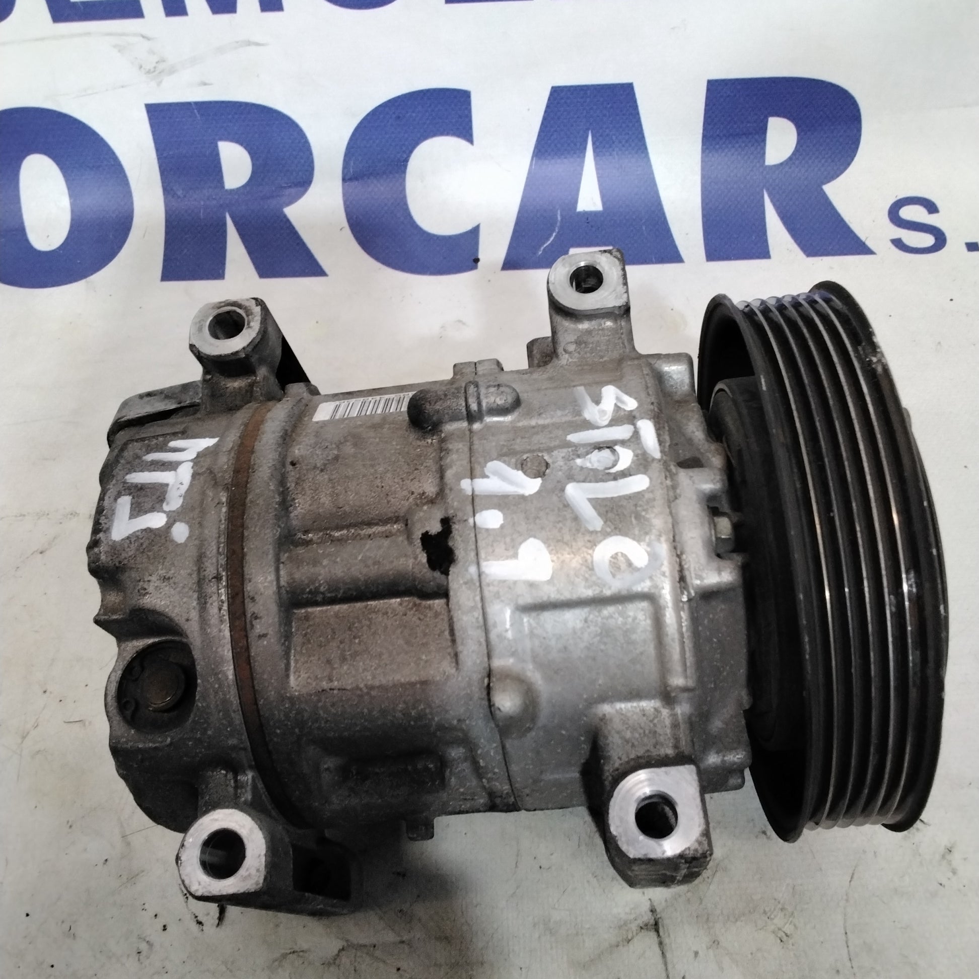 Compresor de aire acondicionado Fiat Stilo 1.9 MTJ año 2004 código 447220
