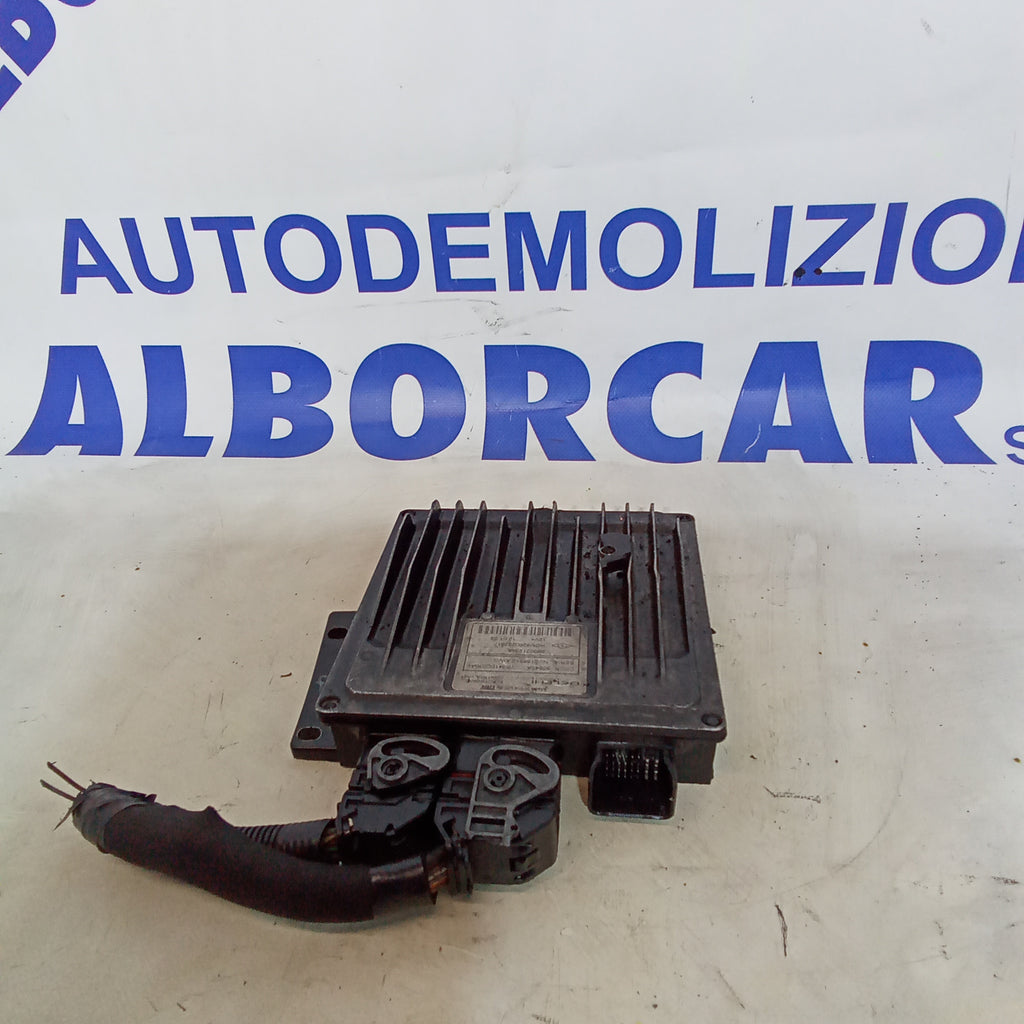 Unidad de control del motor Renault Clio 1.5dci año 2001 código HOM8200222917