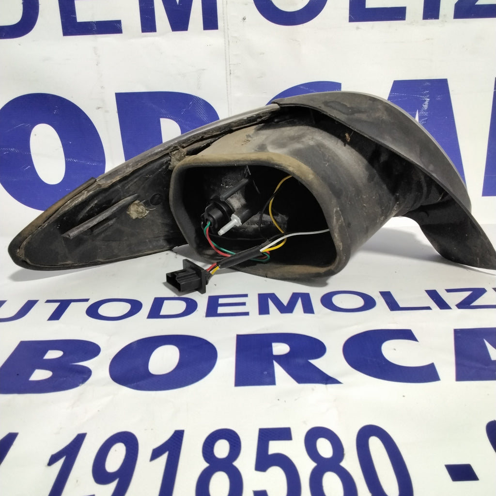 fanale stop sinistra peugeot 206 cabrio anno 2003(piccola spaccatura )codice:A2B600