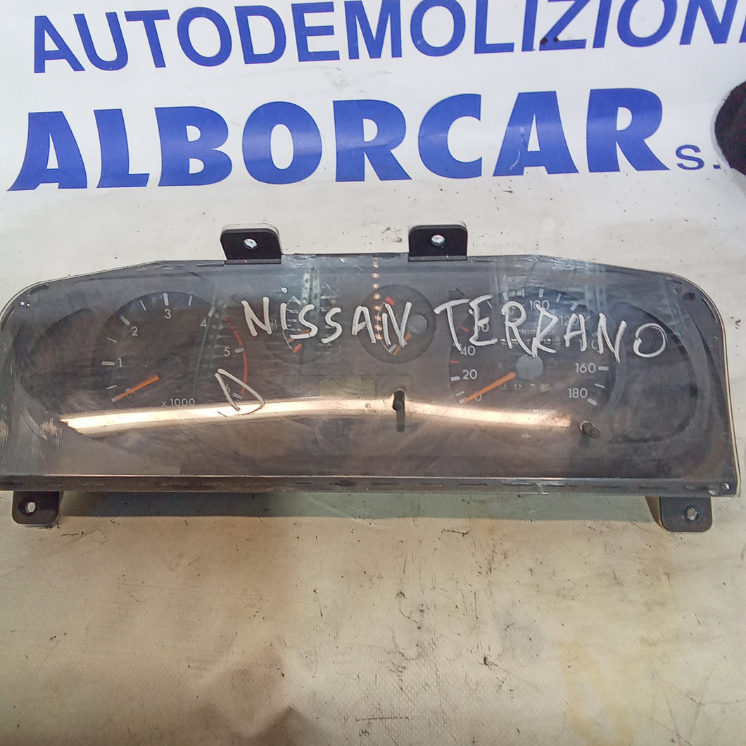 quadroStrumento contachilometri nissan Terrano 2 anno 1999 2.7d 4X4