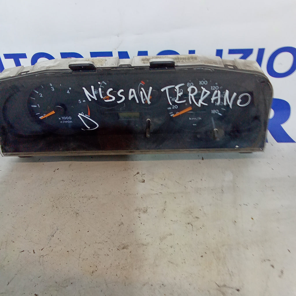Cuadro de instrumentos/cuentakilómetros Nissan Terrano 2 año 1999 2.7d 4x4 código 24810-7F017