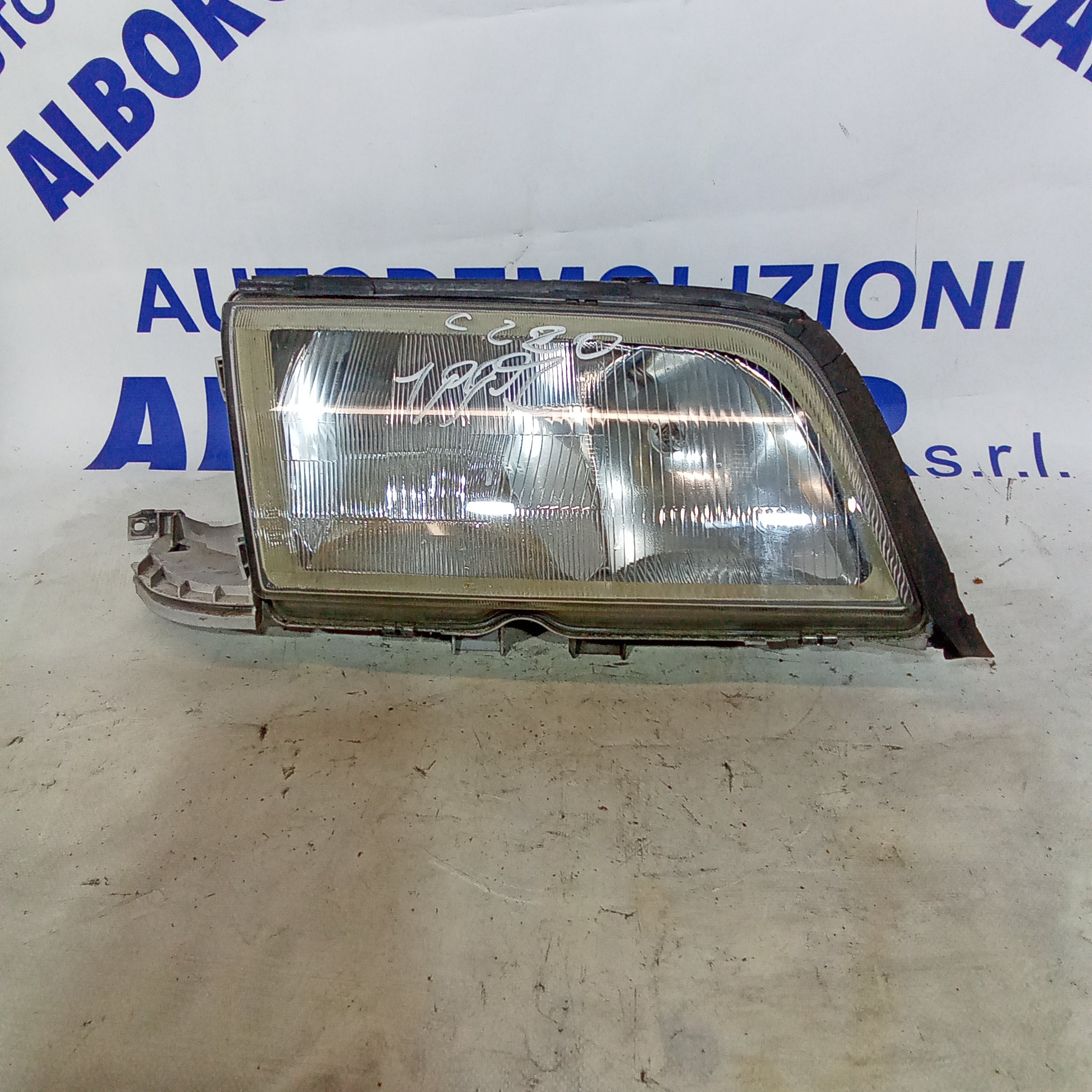 Faro anteriore destro mercedes C220 anno 1997