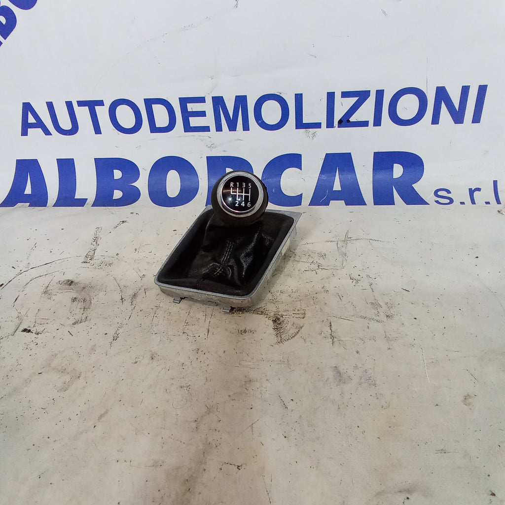 Cuffia / pomello cambio wolkswagen passat 2006/2011 codice 3C0711113