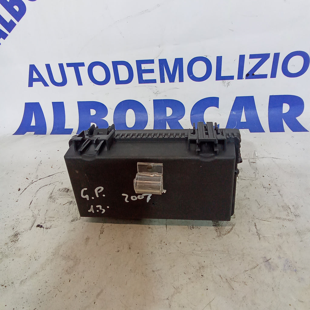 Caja de fusibles centralita Fiat Grande Punto 1.3 multijet año 2007 código 51775622
