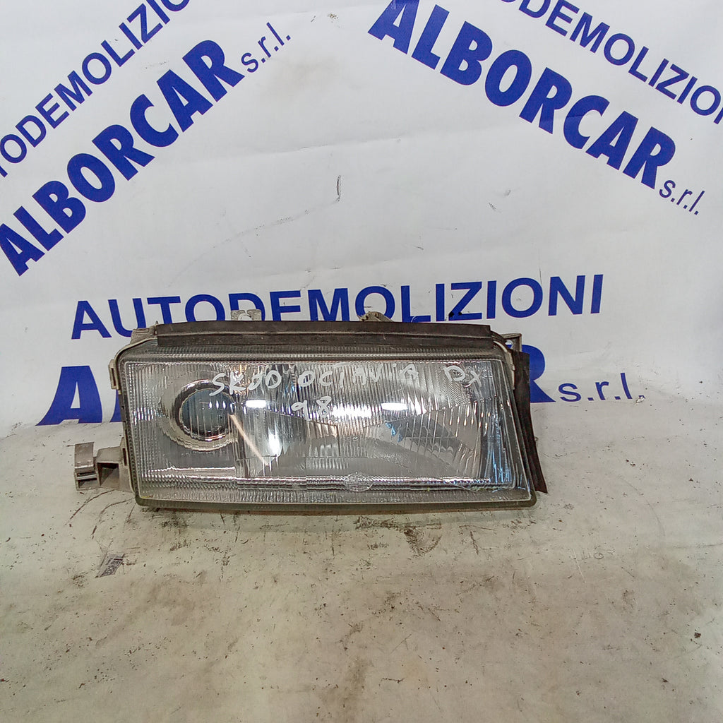 Faro anteriore destro skoda ottavia 1.9tdi anno 1998 codice 246009000