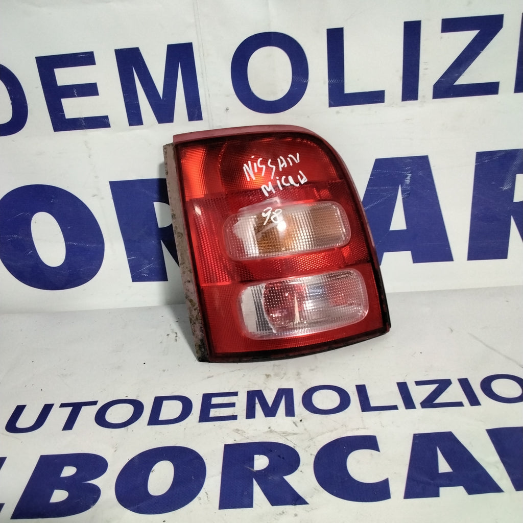 Faro trasero izquierdo Nissan Micra año 1998