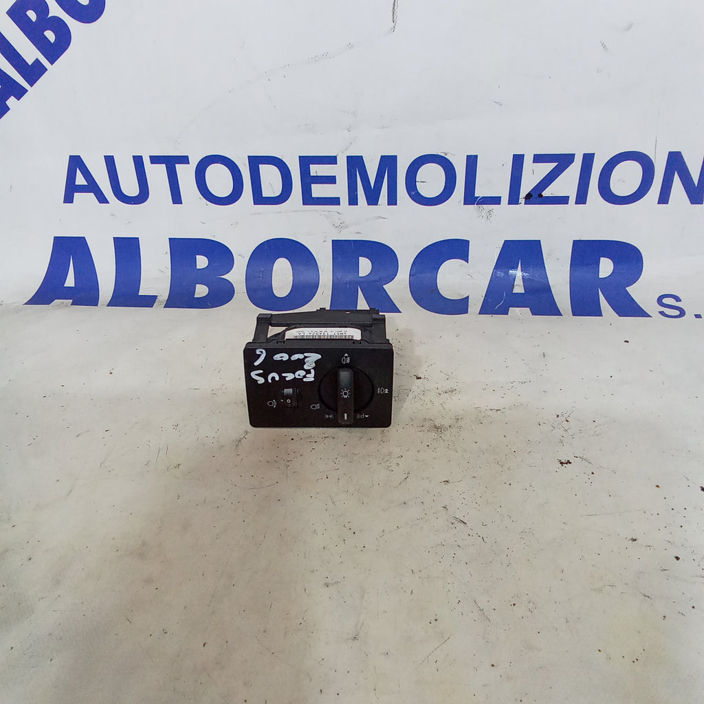 Interruptor de luces Ford Focus 1.8tdci año 2006 código 13A024