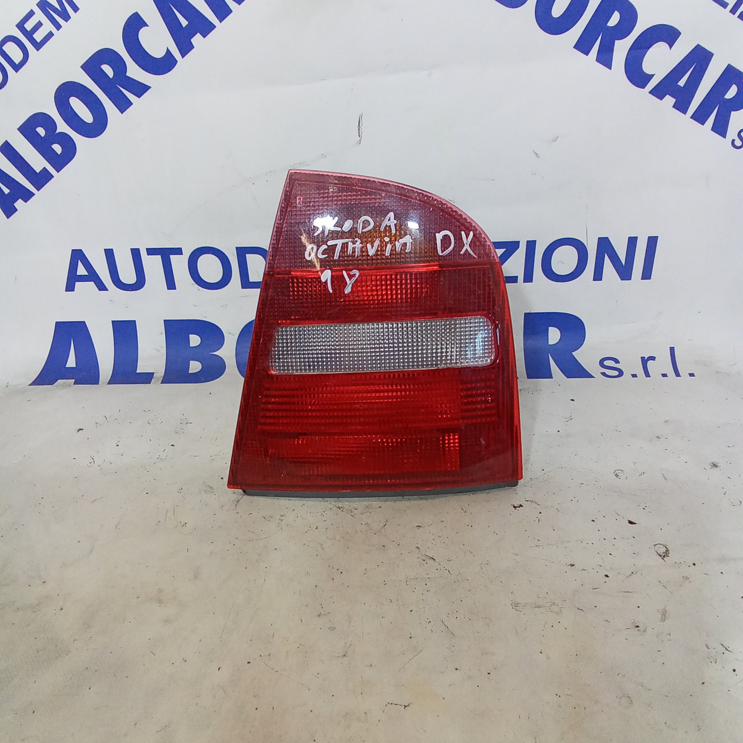 Faro fanale posteriore destro skoda octavia 1.9tdi anno 1998 codice 1U6945112