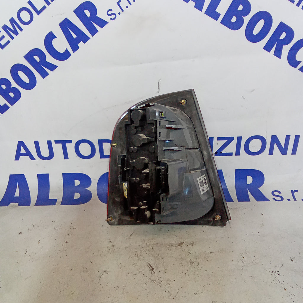 Faro fanale posteriore destro skoda octavia 1.9tdi anno 1998 codice 1U6945112