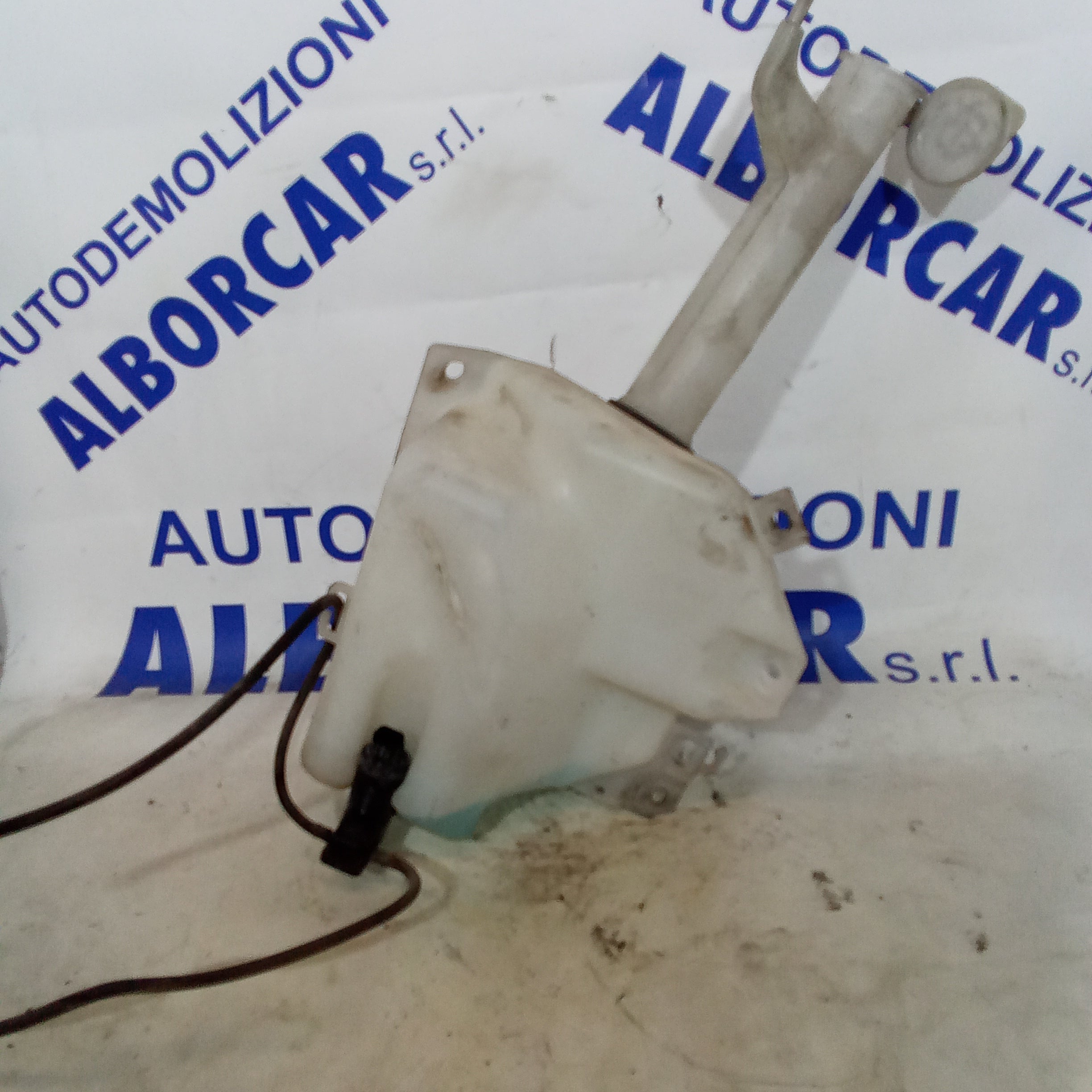 Vaschetta acqua tergicristalli mitsubishi grandis 2.0 anno 2005 codice HLC-37053