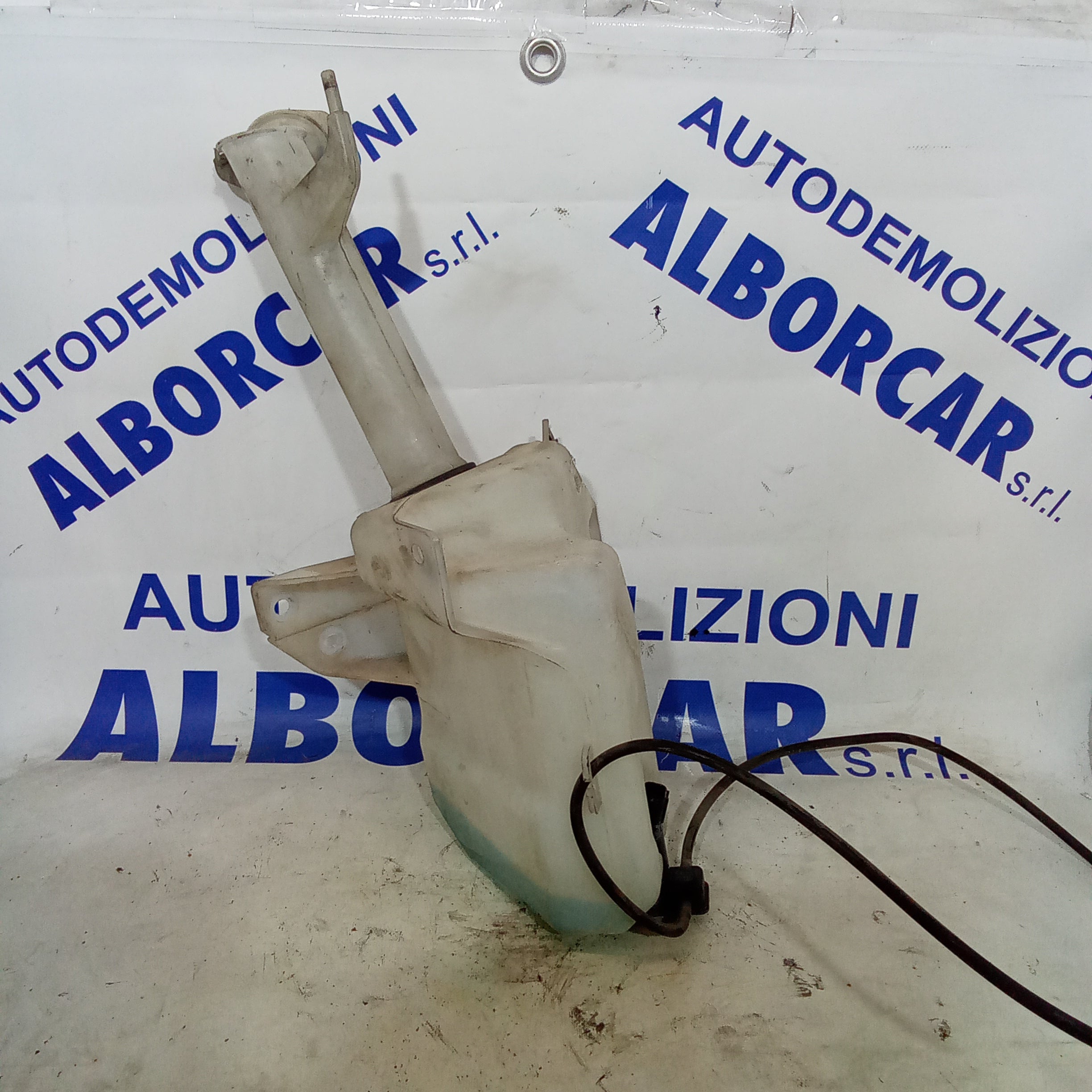 Vaschetta acqua tergicristalli mitsubishi grandis 2.0 anno 2005 codice HLC-37053