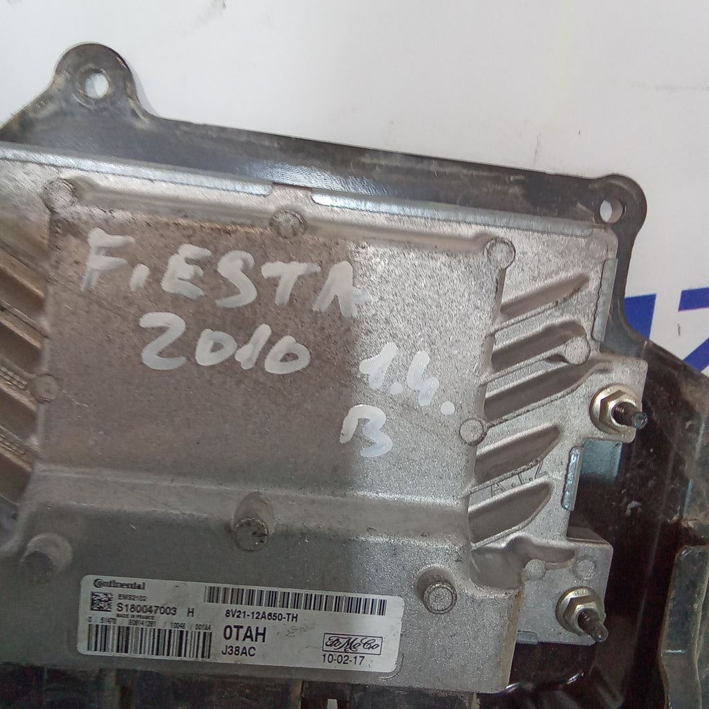 Centralina motore ford fiesta 1.4 benzina anno 2010 codice S180047003