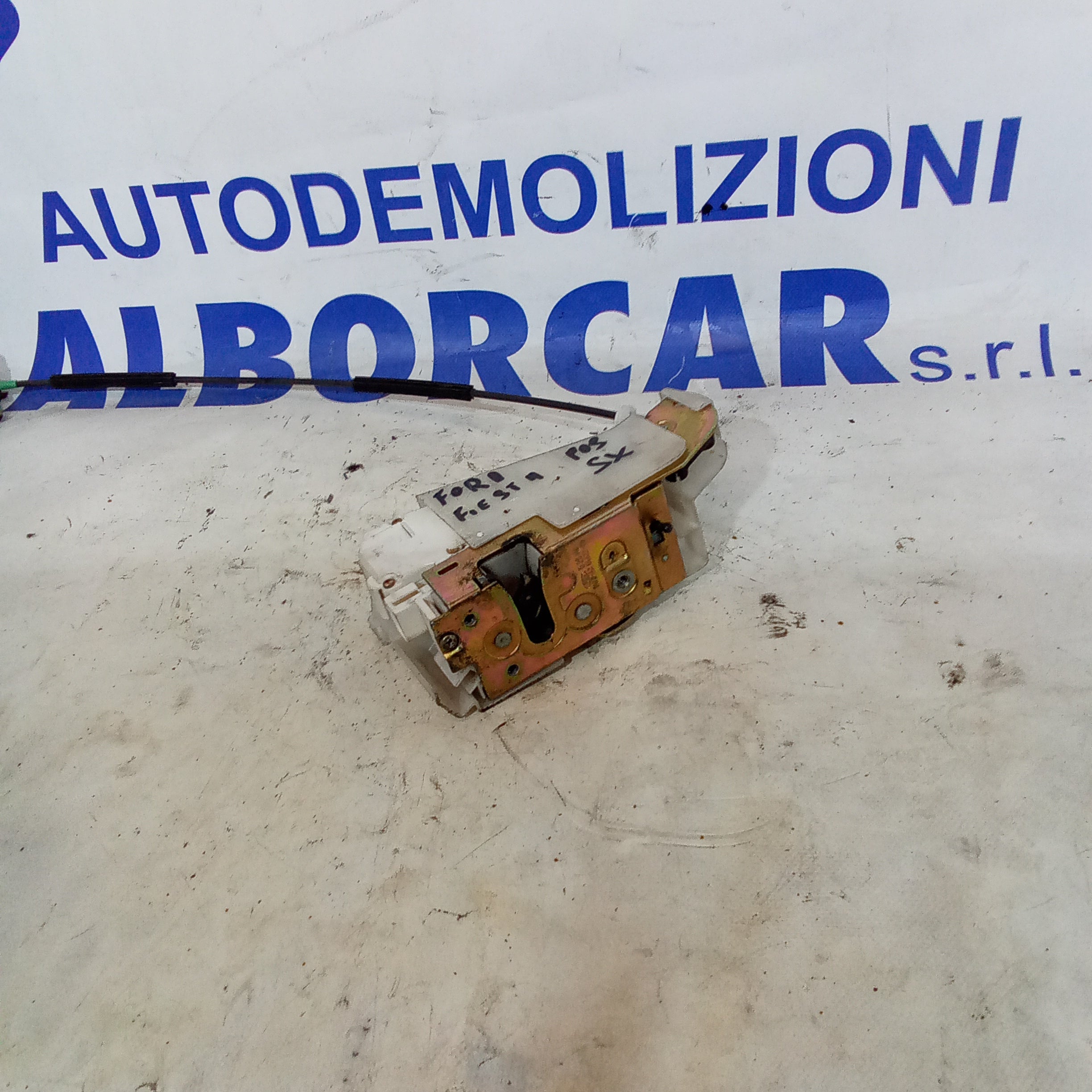 Serratura porta posteriore sinistra ford fiesta 1.8d 4^serie