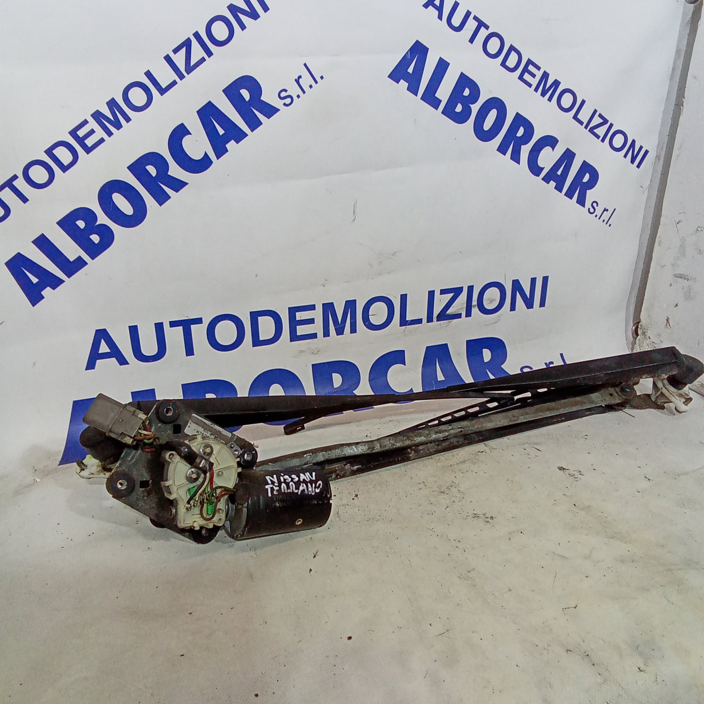 Motorino tergicristalli nissan terrano 2 2.7 diesel 4wd anno 1992/2007 codice 9390332384