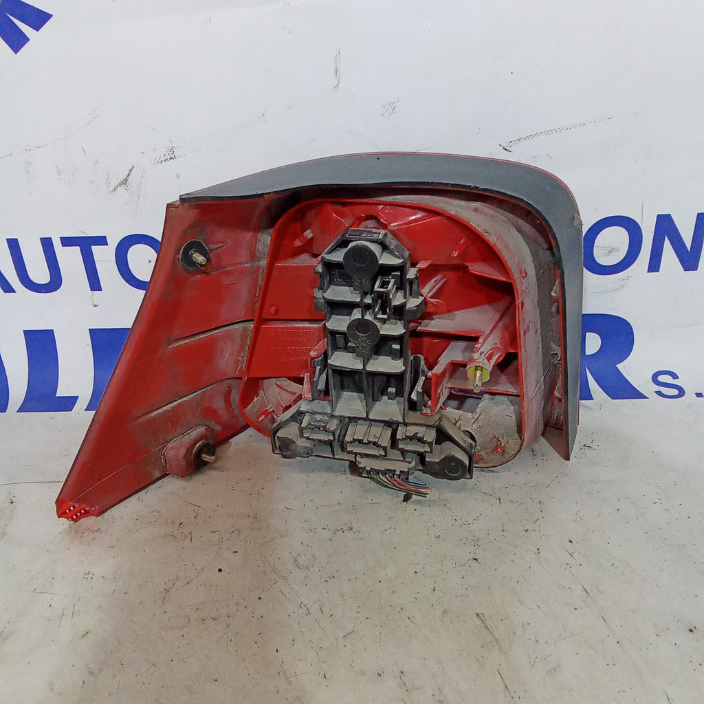 Right rear tail light Volkswagen Golf 4 series code 37740719