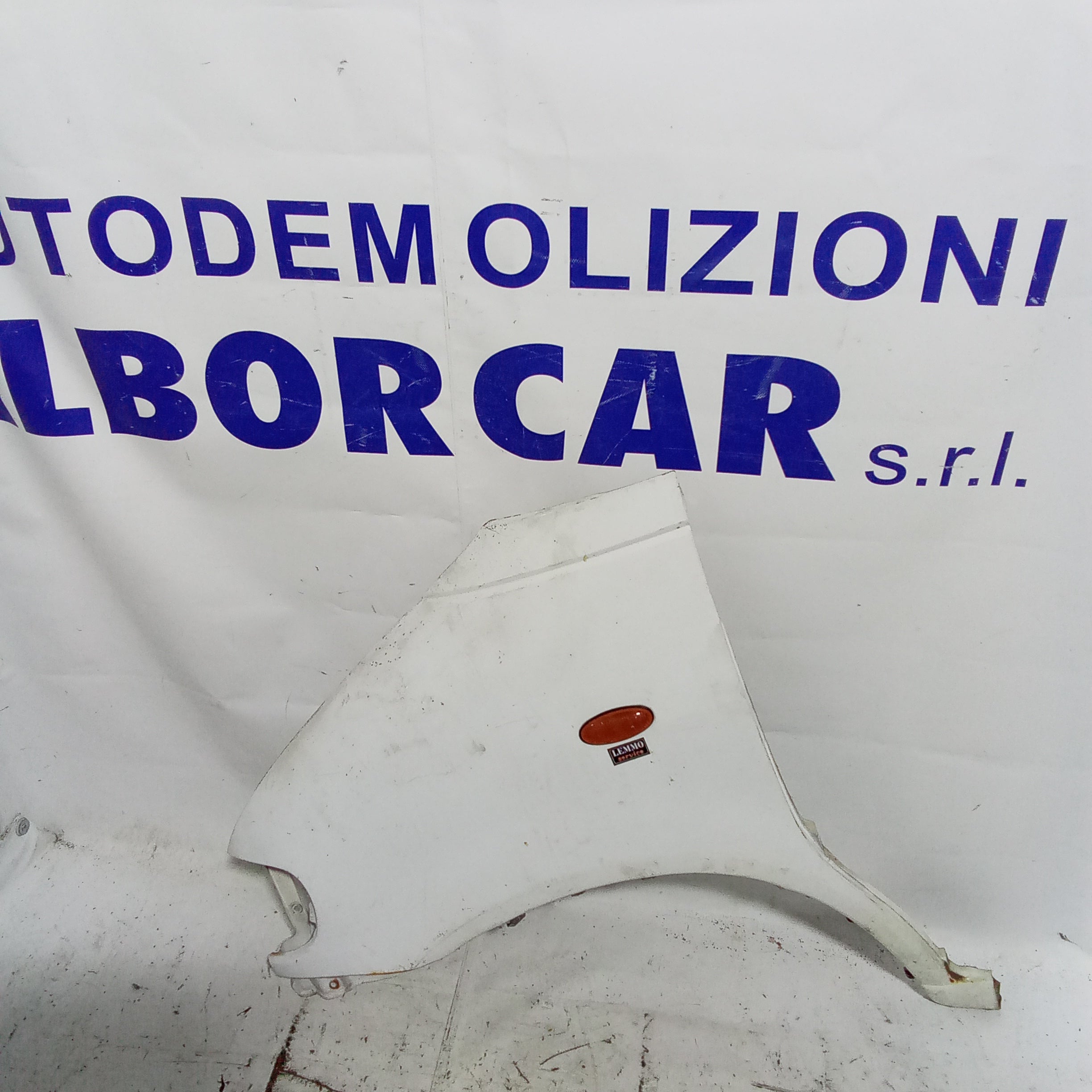 parafango fianchetto anteriore sinistro  Nissan vanette diesel anno 2000