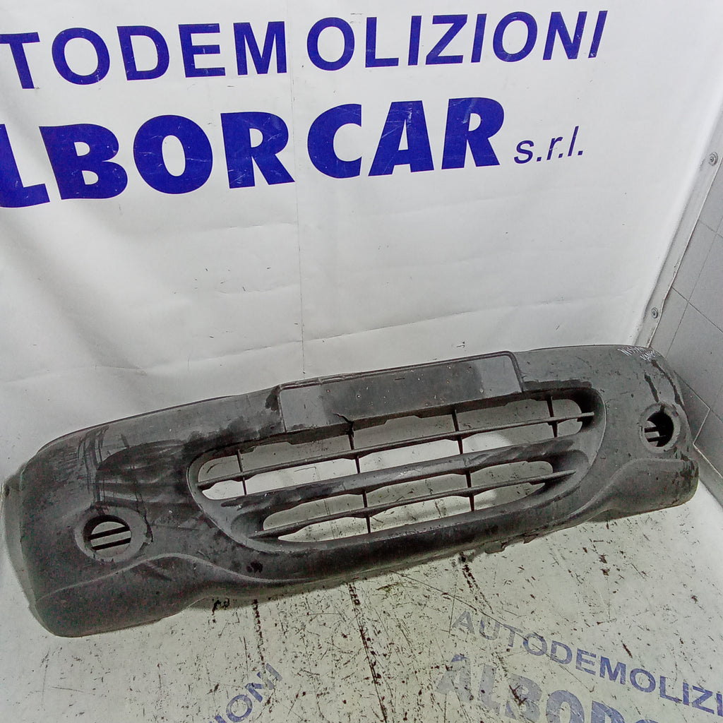 Paraurti anteriore nissan vannette diesel anno 2000