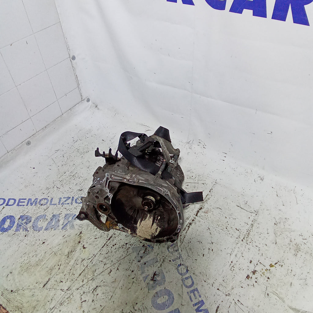 Cambio Ford Focus 1.6 TDCI año 2006 código 6M5R7002YA