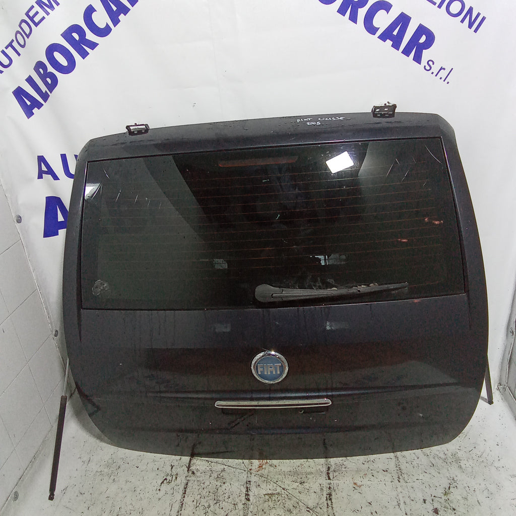 Portón trasero (completo) Fiat Ulysse 2.2 año 2005