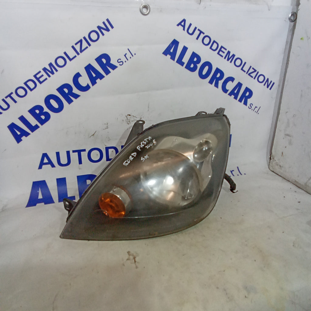left front headlight Ford Fiesta 1.4tdci year 2005 code 0301224301