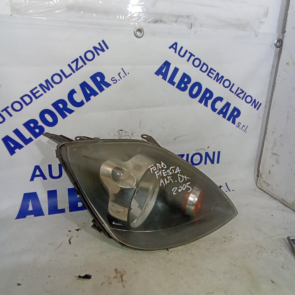 fanale faro anteriore destro ford fiesta 1.4tdci anno 2005 codice 0301224302