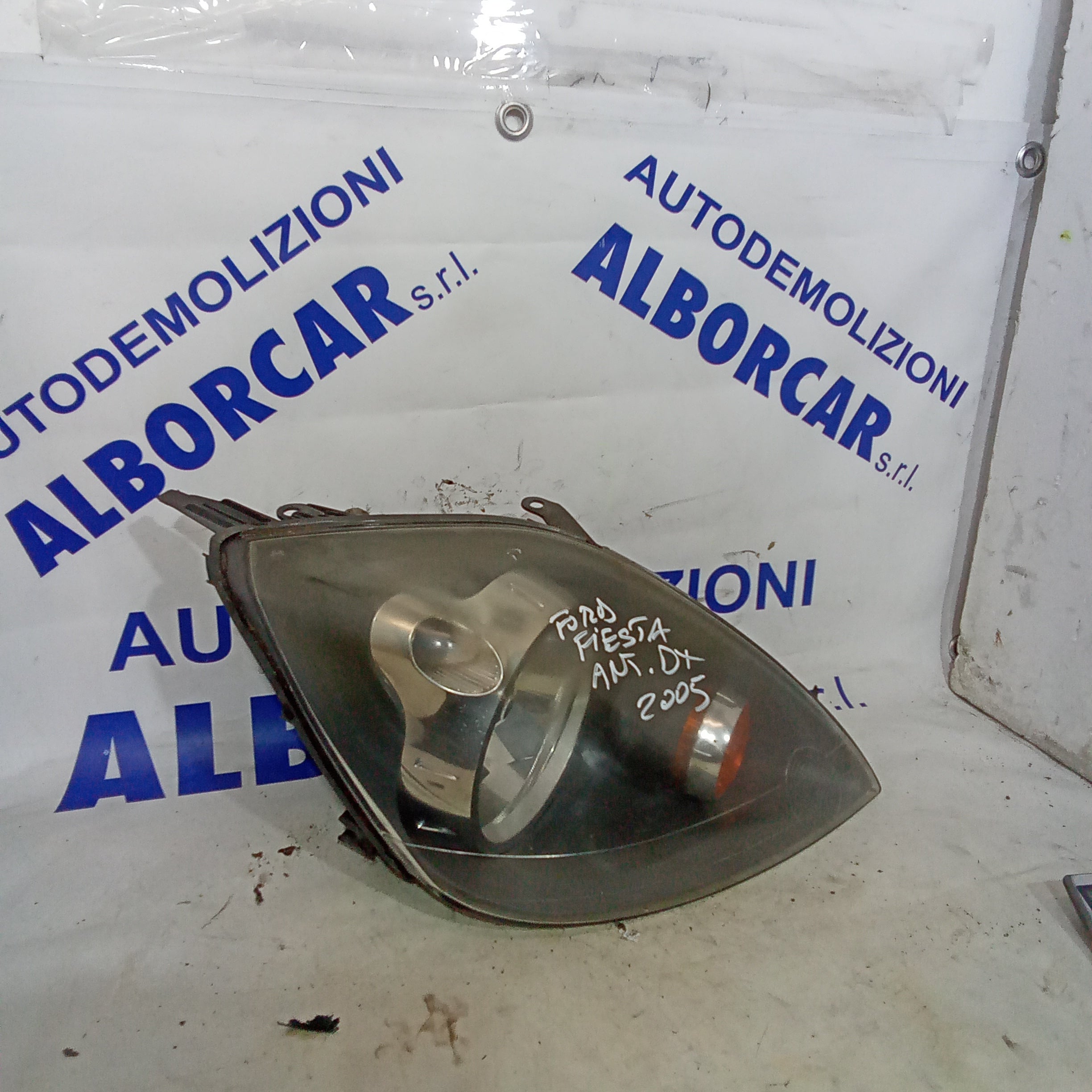 fanale faro anteriore destro ford fiesta 1.4tdci anno 2005 codice 0301224302
