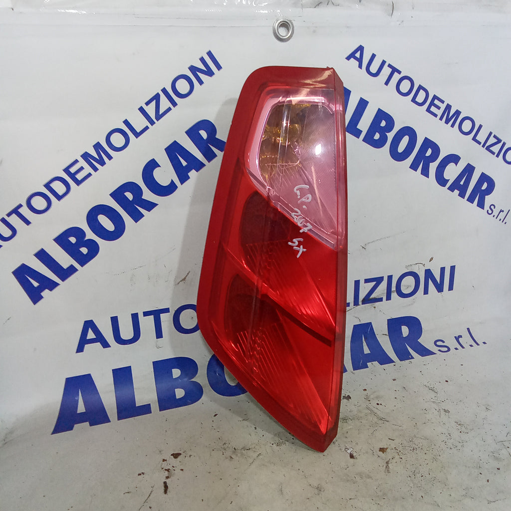 Piloto trasero izquierdo Fiat Grande Punto año 2007 código 27460102