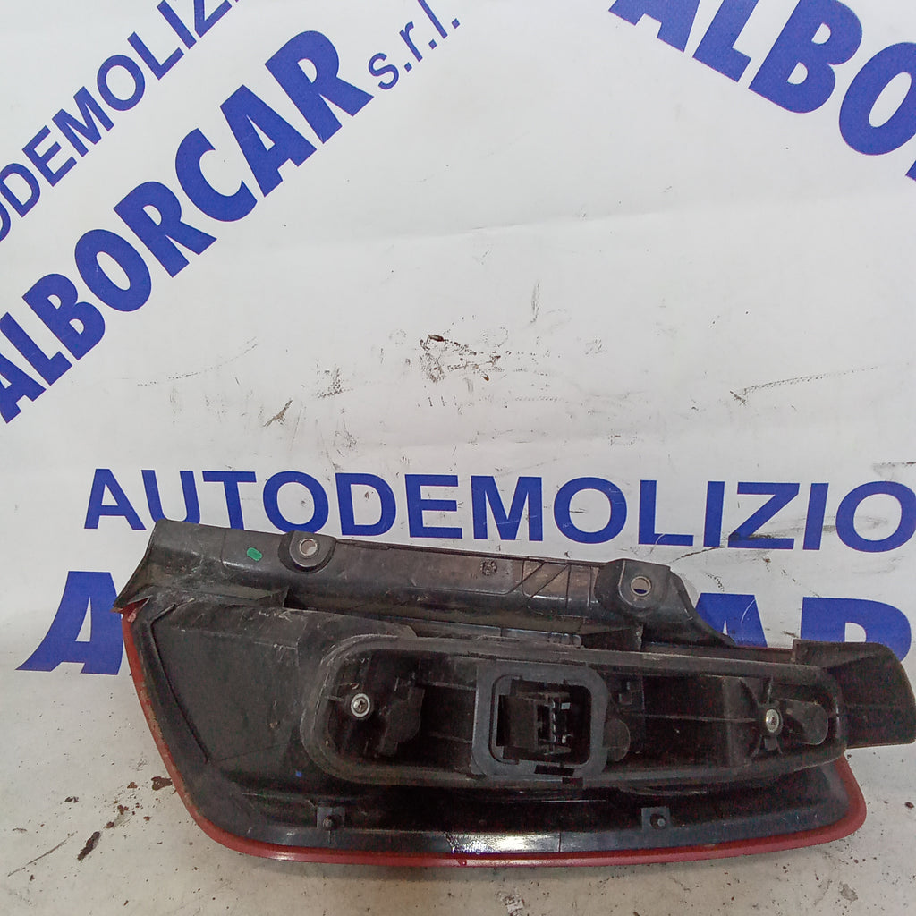 Piloto trasero izquierdo Fiat Grande Punto año 2007 código 27460102