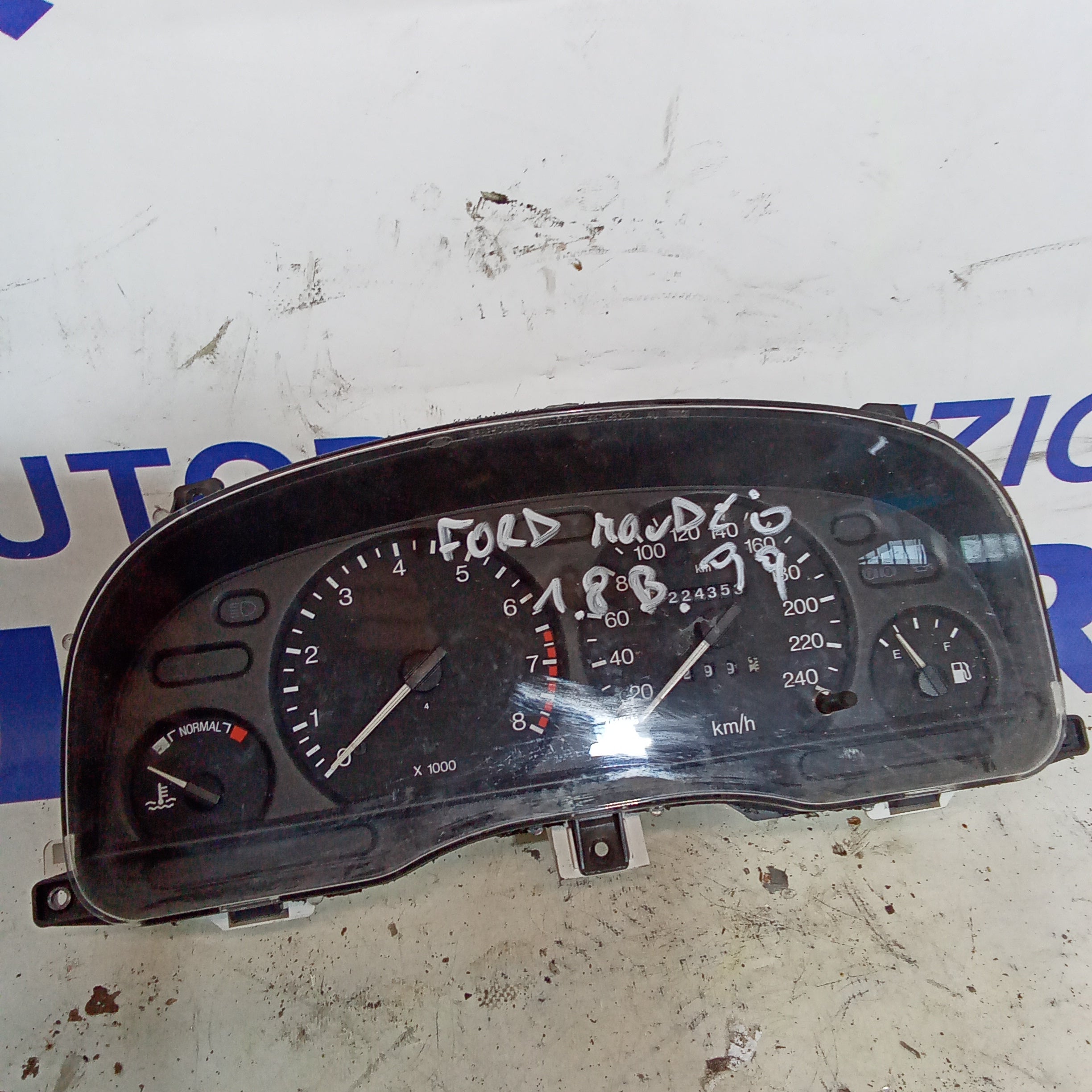 Cuadro de instrumentos cuentakilómetros Ford Mondeo 1.8 gasolina año 1999 código 97BP10C956DB
