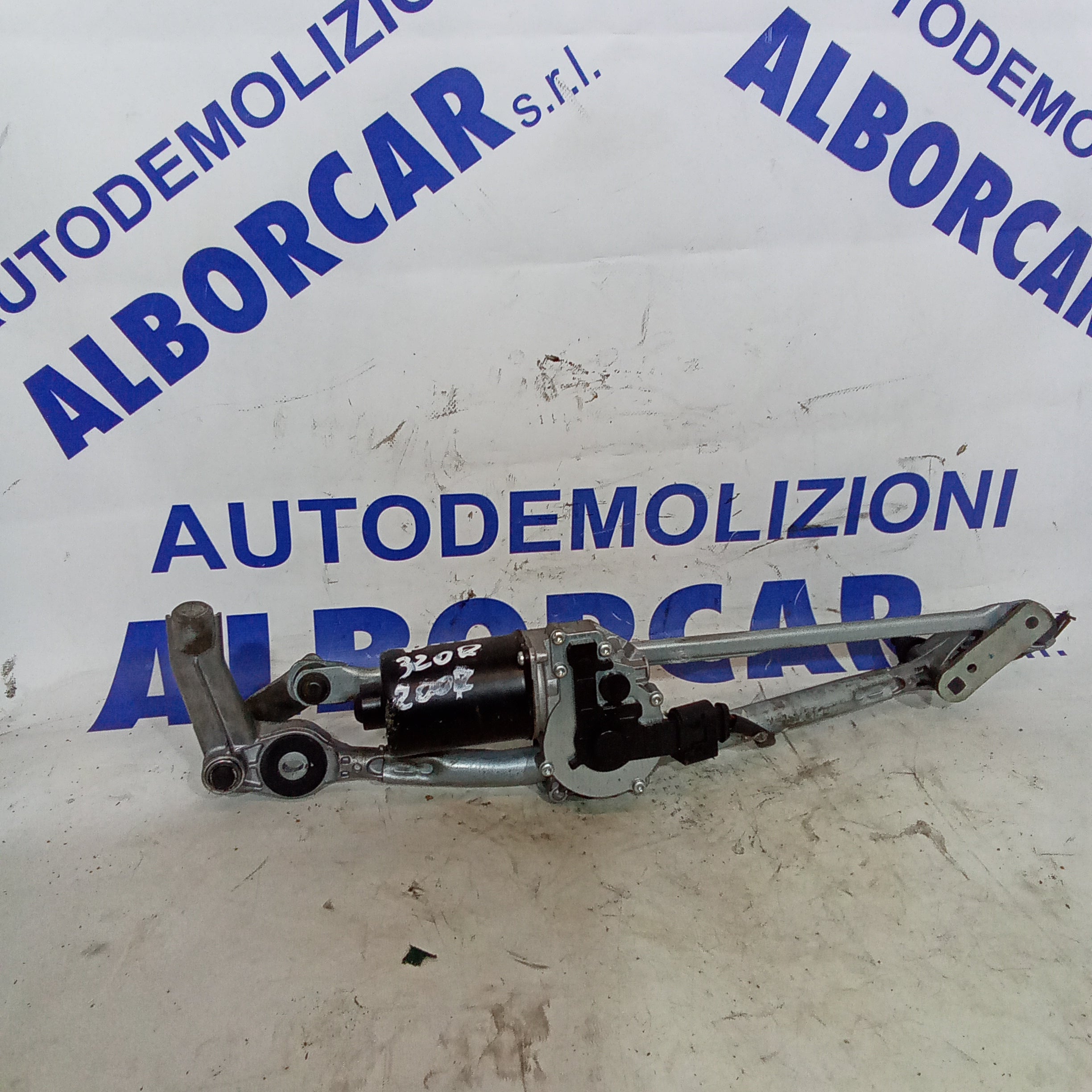 Front wiper motor BMW 320d year 2007