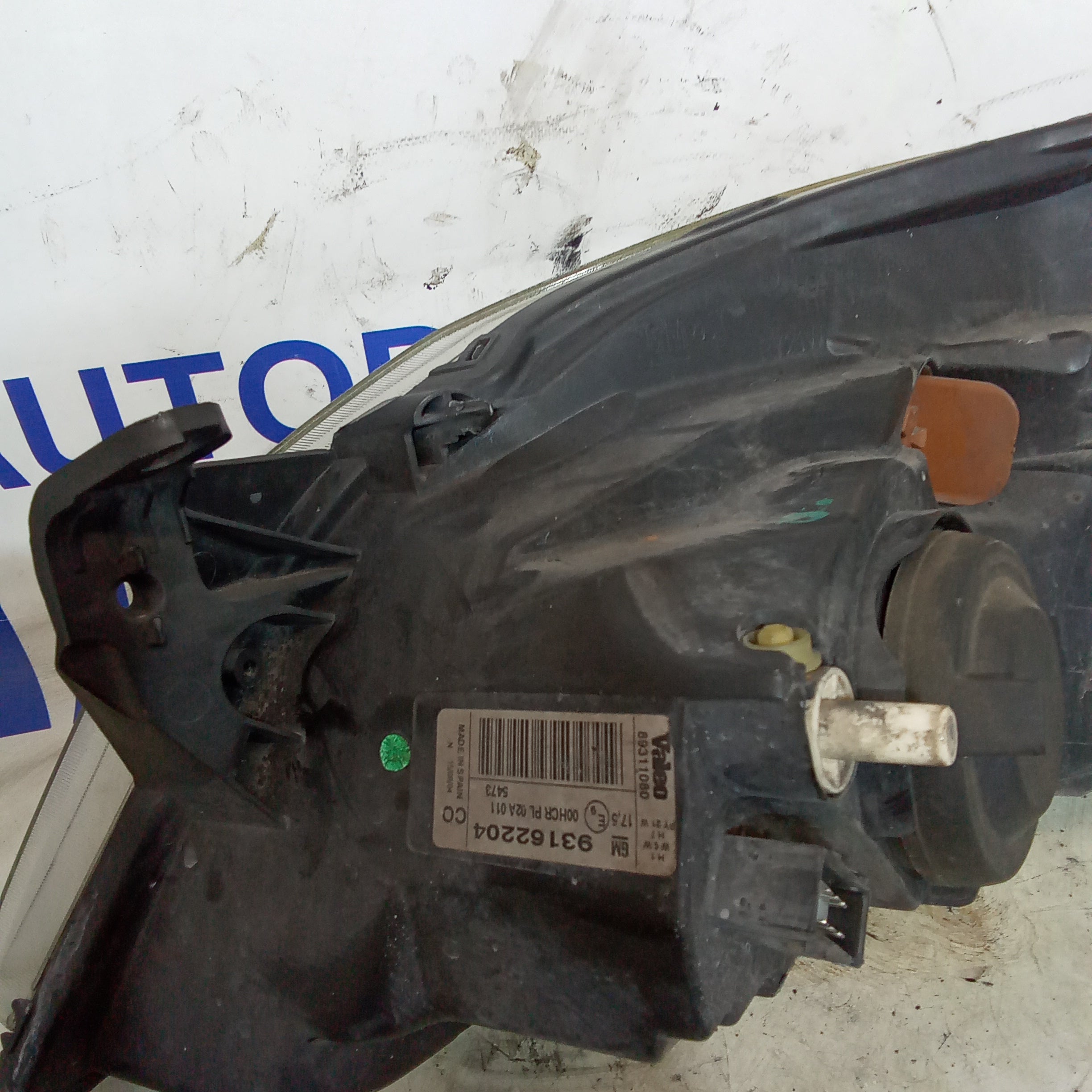 right front headlight Opel Tigra Cabrio year 2004 part number 93162204