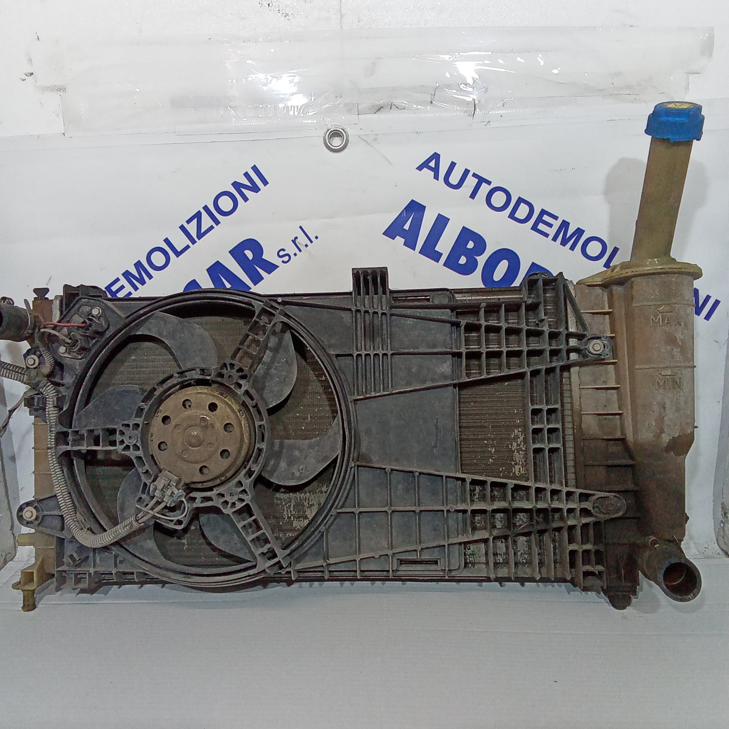Water cooling radiator + fan Fiat Punto 3rd series 1.2 petrol