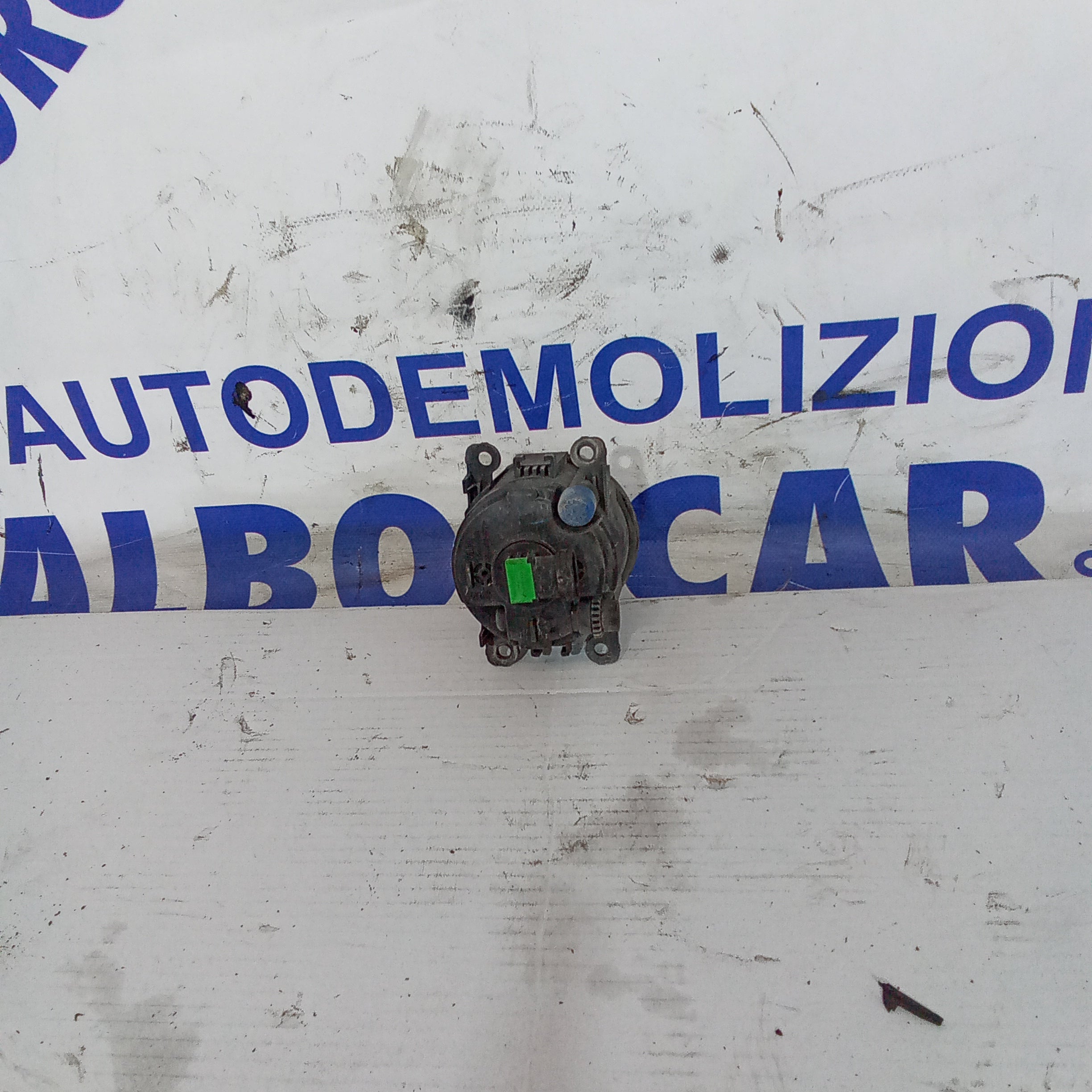 Faro fendinebbia destro ford fiesta 1.4tdi anno 2010