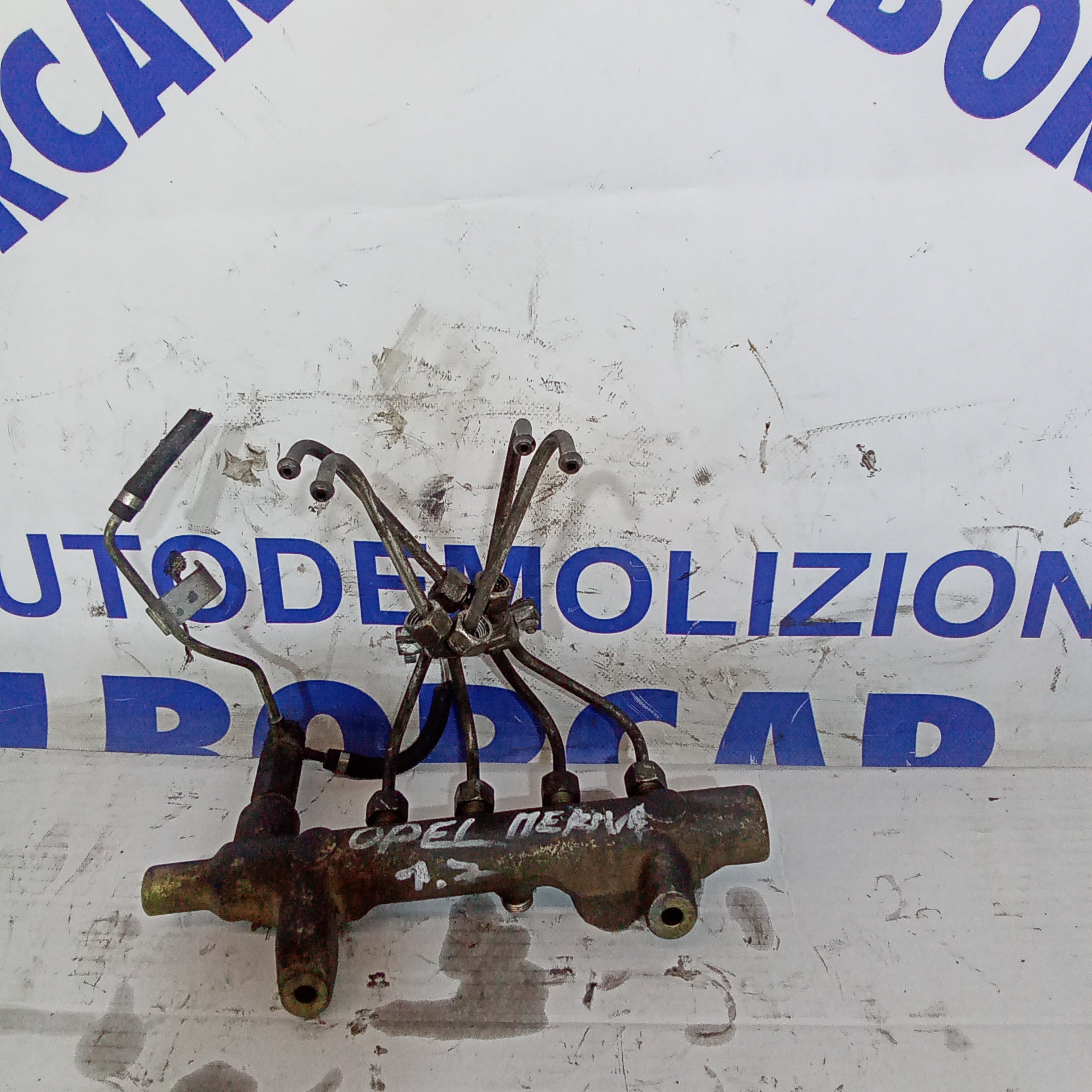 Opel Meriva 1.7 CDTI fuel rail