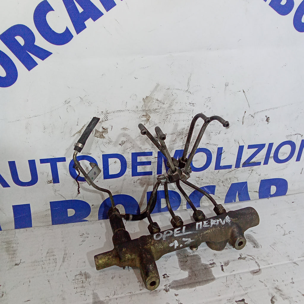 Opel Meriva 1.7 CDTI fuel rail