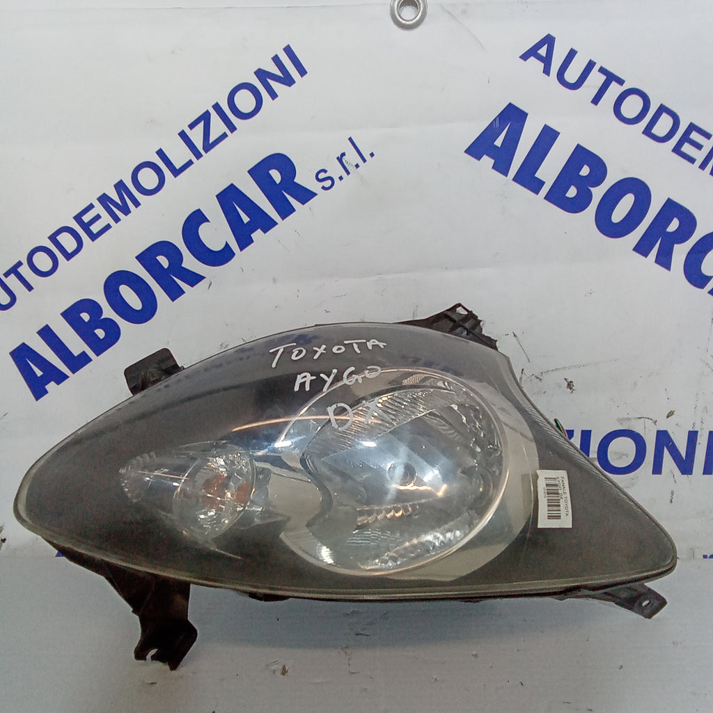 Right front headlight Toyota Aygo 1st series