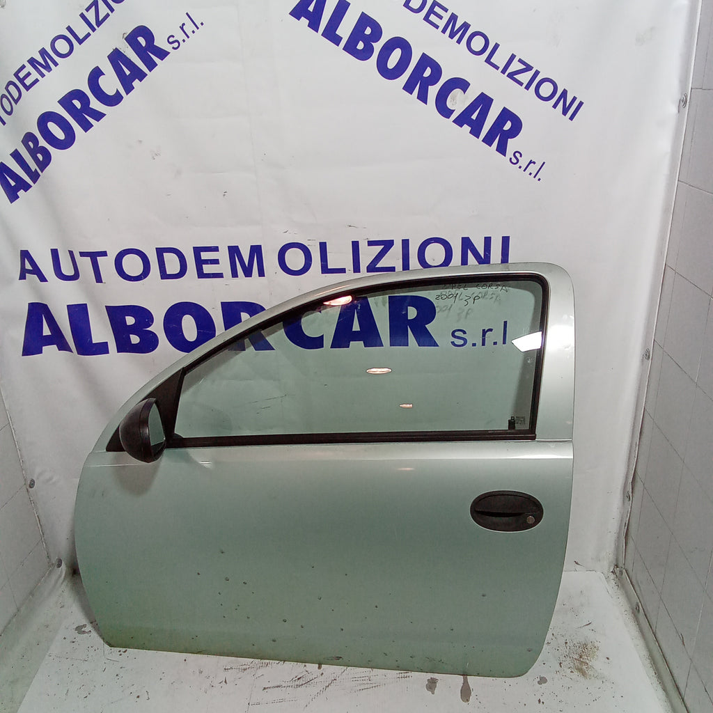 Front left complete door Opel Corsa 3-door year 2001