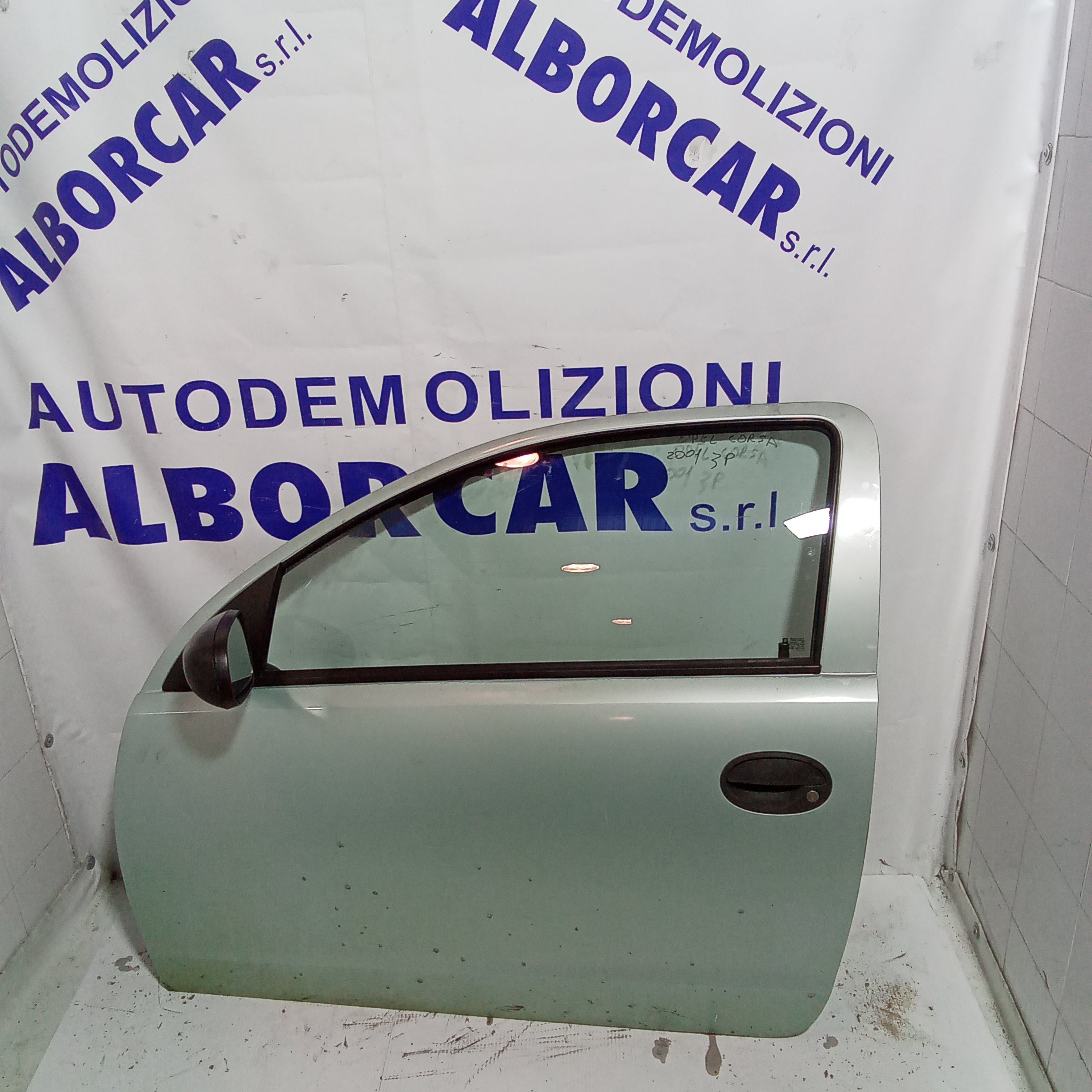 Front left complete door Opel Corsa 3-door year 2001