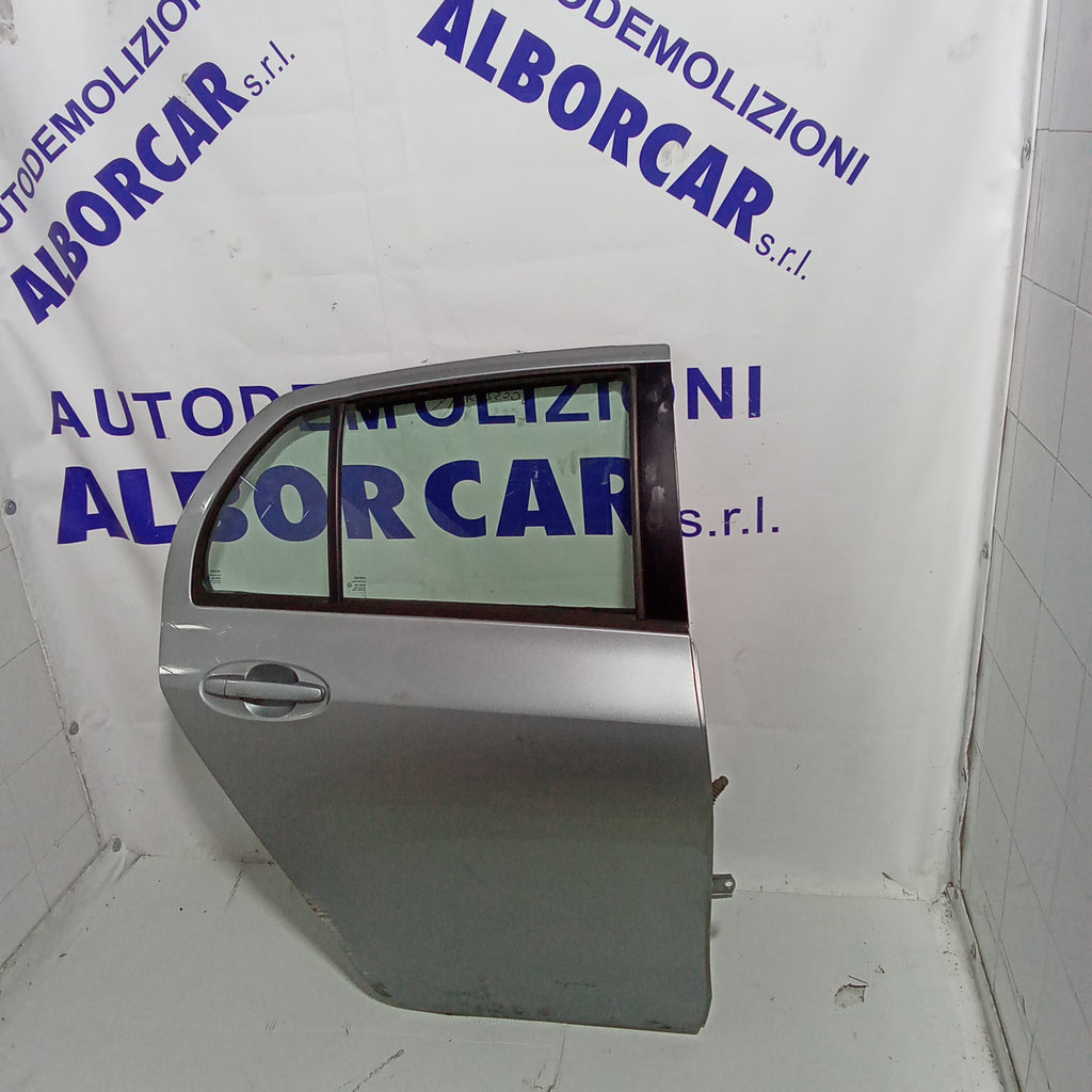 Complete right rear door Toyota Yaris 1.3 petrol year 2008